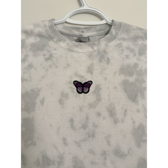 pearl grey bunch tie dye t-shirt w butterfly - Picture 3 of 4